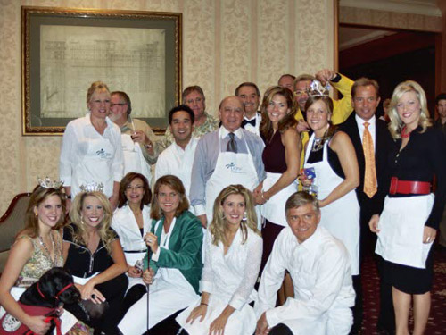 at-nov-celebrity-waiter